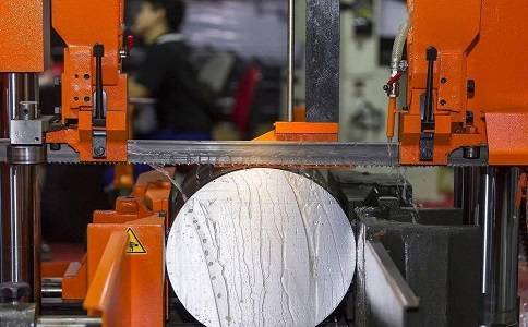 青山立式金属带锯床切削出现跑带故障解决方法! 青山立式金属带锯床切削出现跑带故障解决方法!